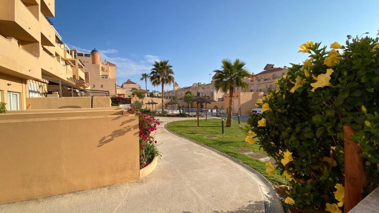 Studio "Mosaico" With Parking, Air Conditioner, Pool, Fibre Optic 600Mb Included Tarifa Bagian luar foto