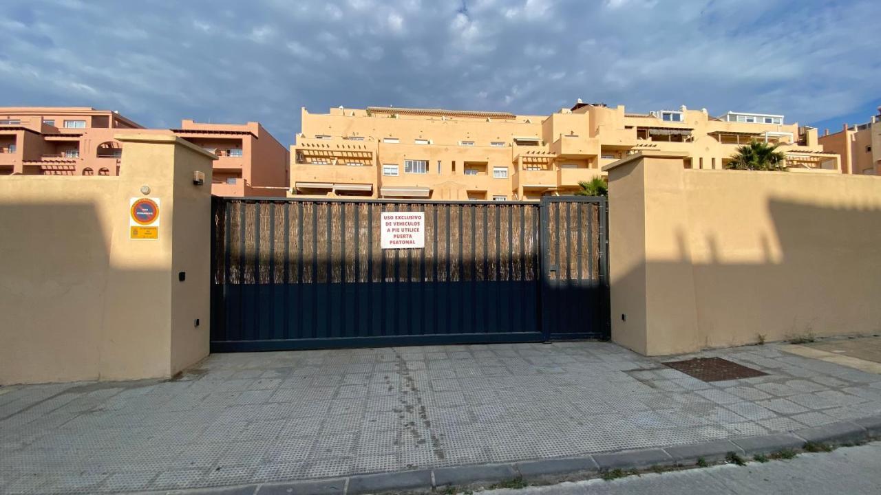 Studio "Mosaico" With Parking, Air Conditioner, Pool, Fibre Optic 600Mb Included Tarifa Bagian luar foto